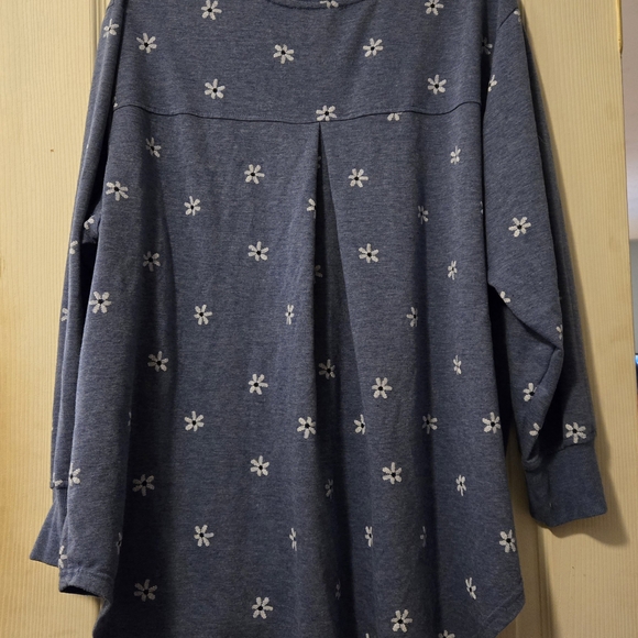 Jane & Delancey Floral Patterned Blue Sweatshirt - Picture 2 of 3